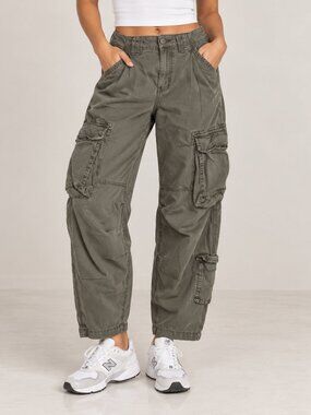 Garage Green Cargo Pants – Size 01